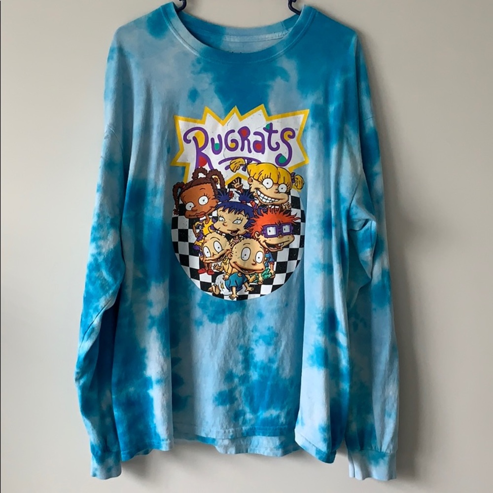 Long sleeve white and blue tee